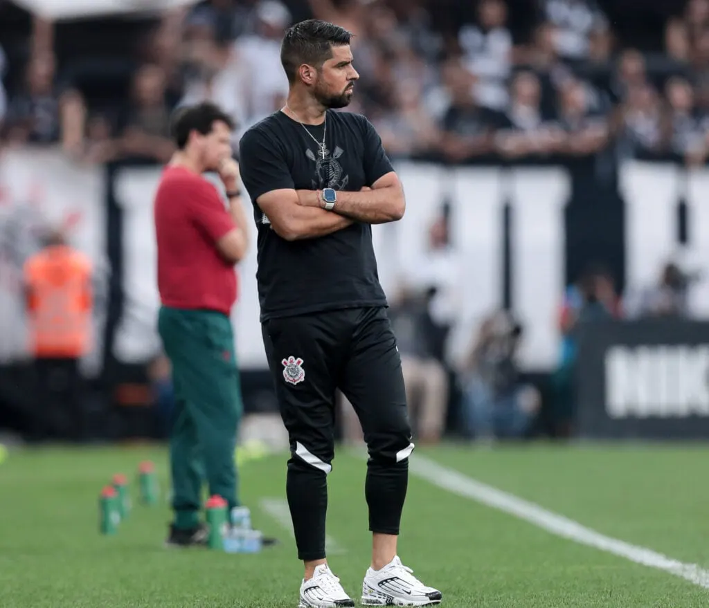 Preocupação de Antônio Oliveira com cobrança e cuidado com Cássio no Corinthians