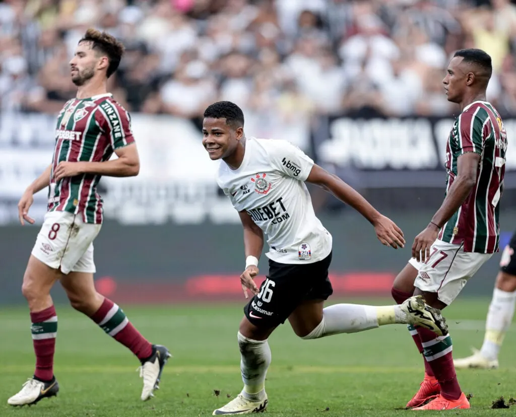 Herói do Corinthians defende Cássio em vitória contra o Fluminense: 