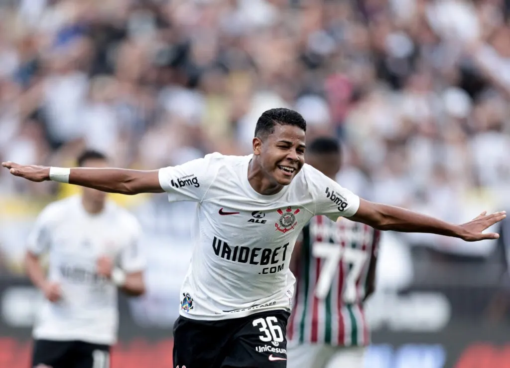 Herói da tarde, Wesley anotou dois bonitos gols e encaminhou a vitória do Corinthians