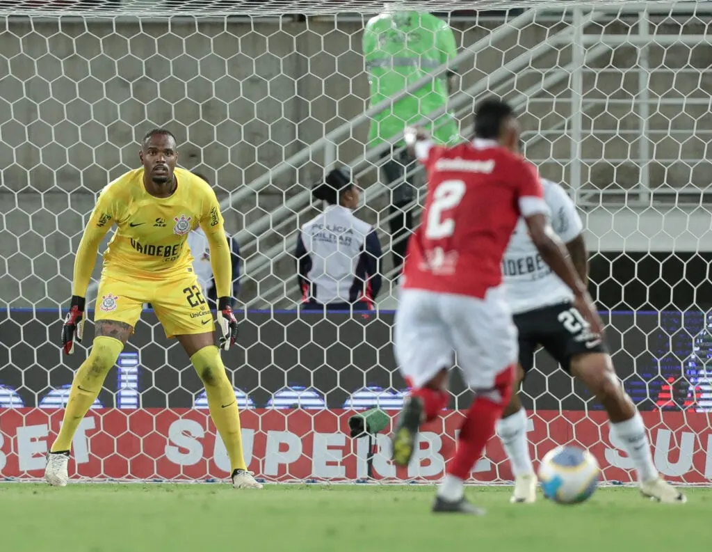 Proposta recusada: Carlos Miguel exalta felicidade no Corinthians por motivo pessoal