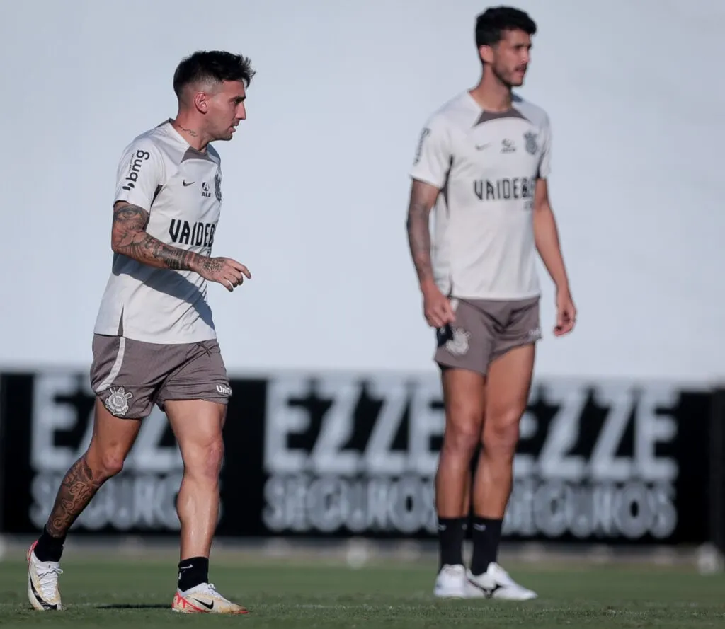 Corinthians prepara escalação para enfrentar Fortaleza com retornos importantes no treino.