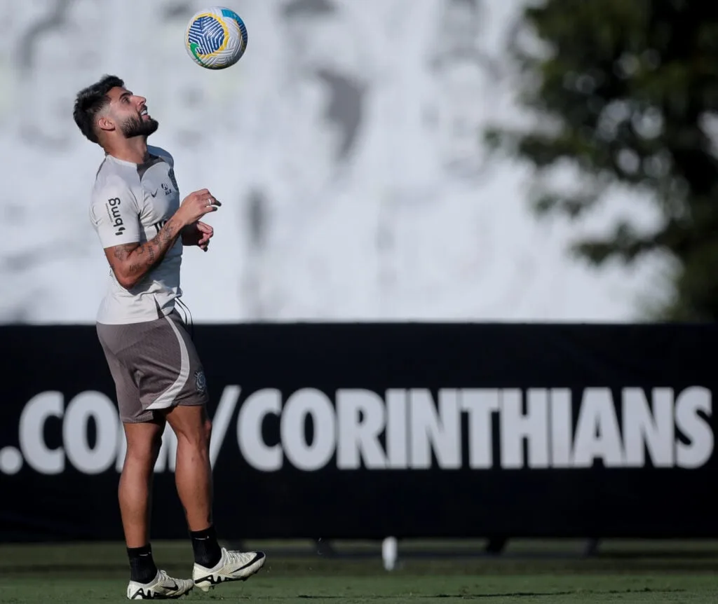 O meio-campista Igor Coronado e o atacante Yuri Alberto foram vistos treinando com o elenco na última sexta-feira, mas ainda devem desfalcar a equipe.