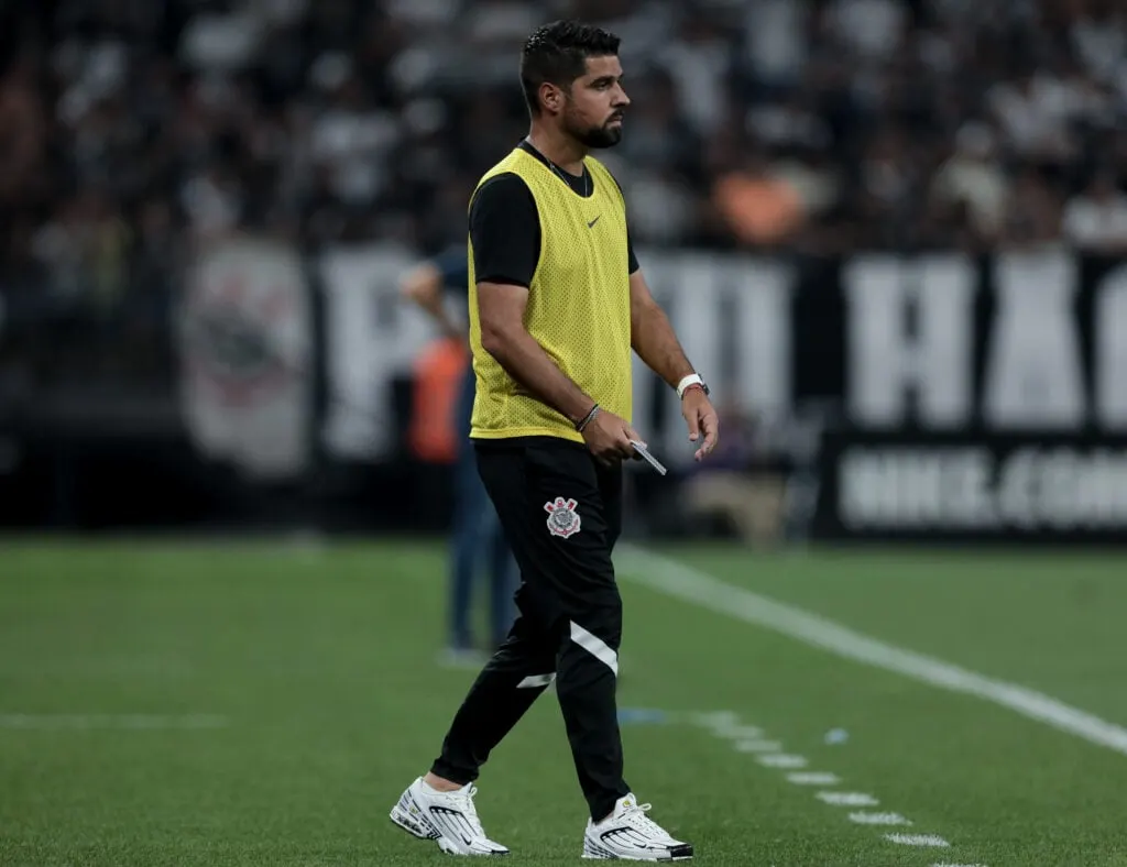 Provável escalação do Corinthians para enfrentar o Nacional-PAR no jogo decisivo.