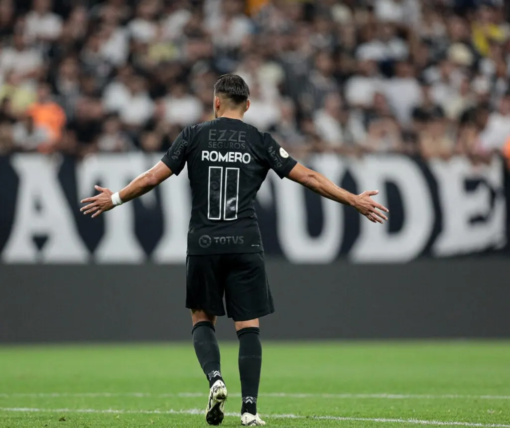 Romero busca gol para encerrar sequência de jogos sem marcar pelo Corinthians.