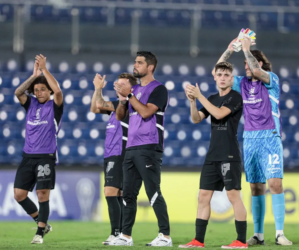 Corinthians enfrenta desafios mas garante pontuação importante na Sul-Americana