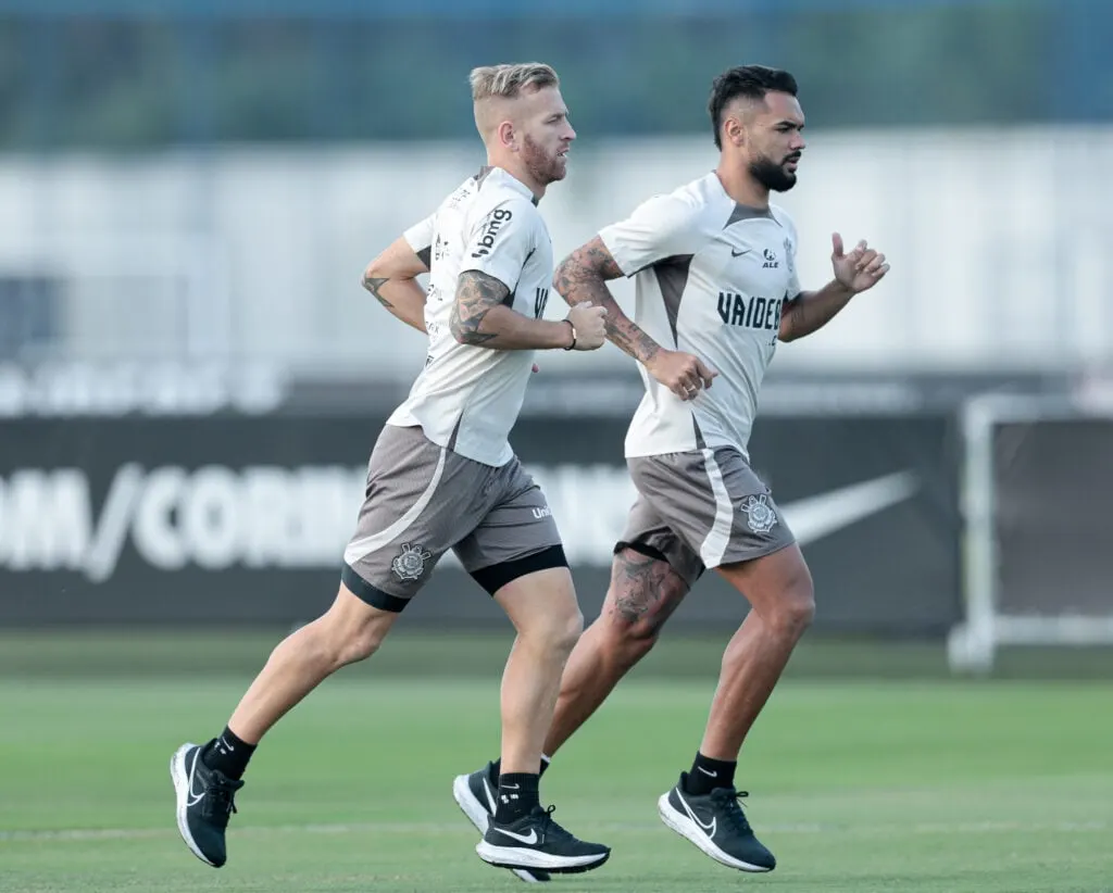 Treino de campo do Corinthians visando partida contra o Flamengo.