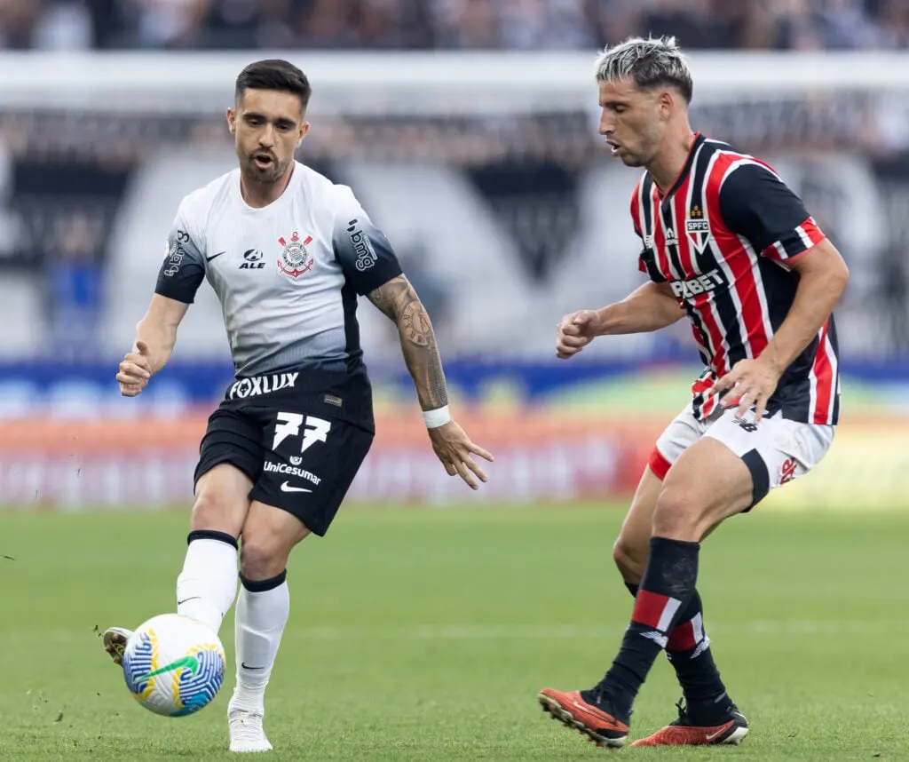 Corinthians Compete, Mas Erros Individuais Impedem Possível Vitória em Clássico