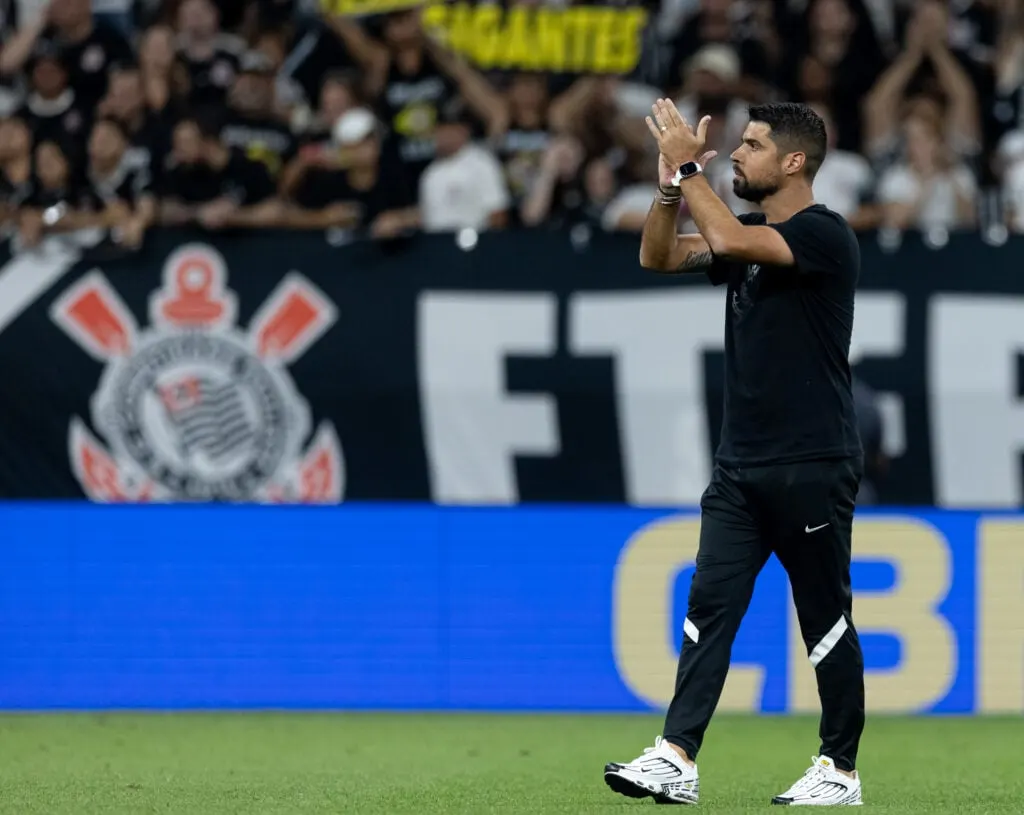 Corinthians demonstra entrega em clássico, mas António não comemora empate: 