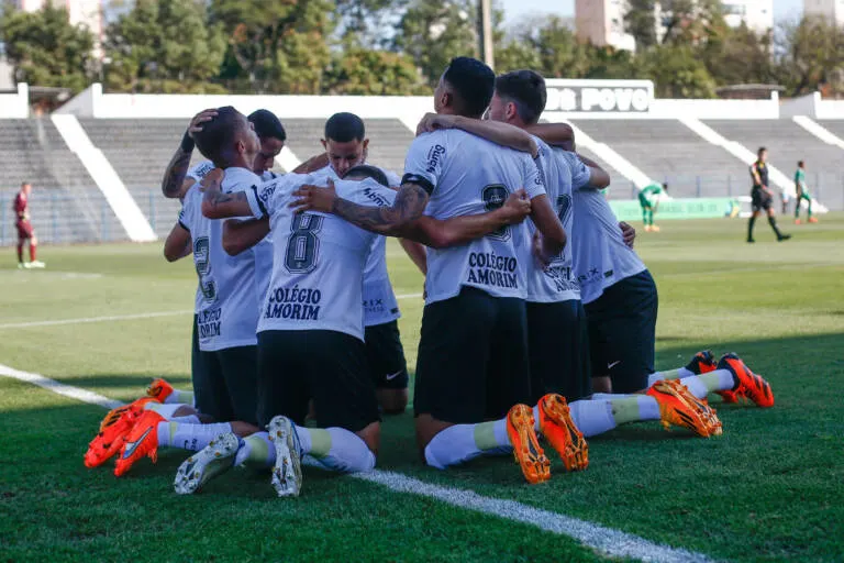 Corinthians goleia São Caetano e passa para terceira fase no Paulista sub-20