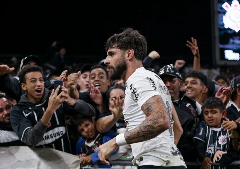 Corinthians registra pior público na Arena pelo Campeonato Brasileiro de 2023 na vitória contra Athletico-PR