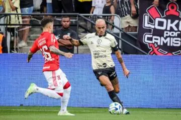 Corinthians perde do Inter no adeus de Fábio Santos e desperdiça chance de eliminar risco de queda