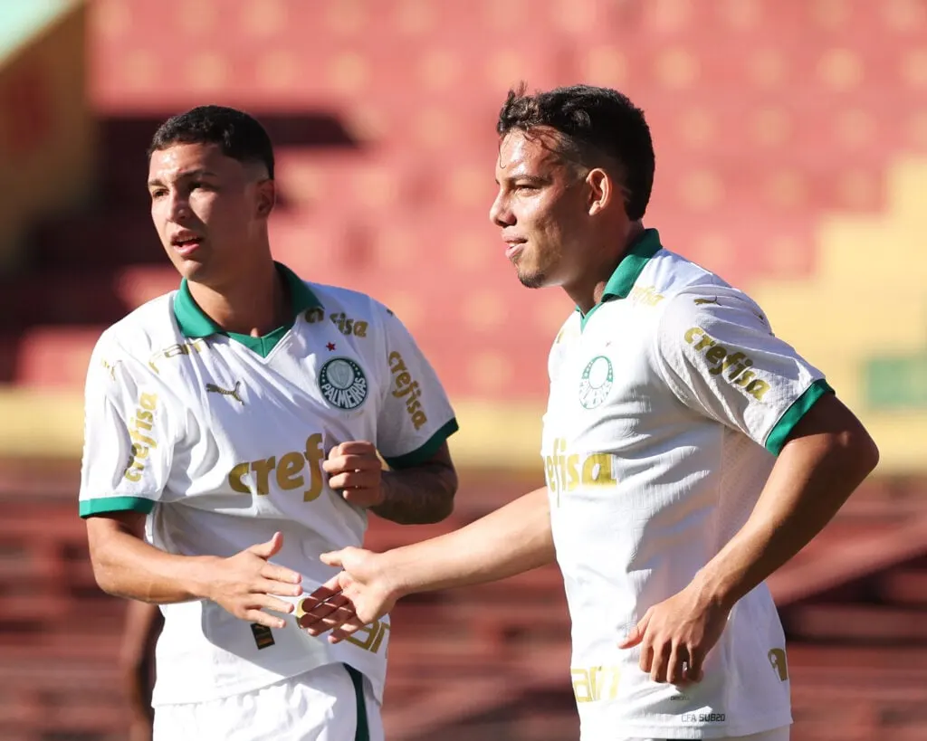 Palmeiras goleia AD Guarulhos e termina primeira fase do Paulista sub-20 invicto