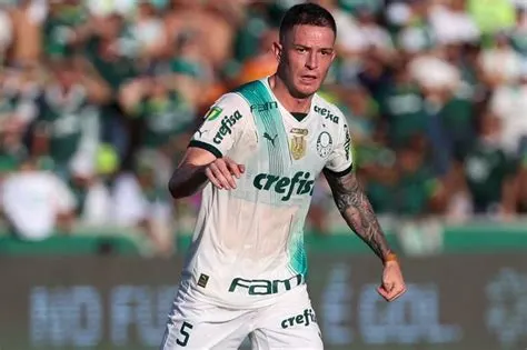 Aníbal Moreno é o jogador com mais minutos em campo no Palmeiras