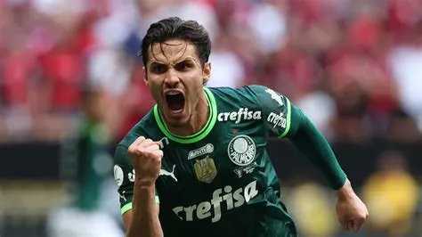 Motivos que fizeram Raphael Veiga se tornar reserva no Palmeiras