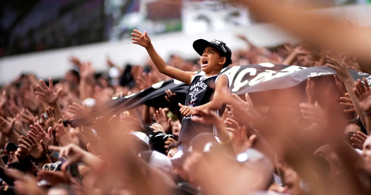 FIEL DE VOLTA! Governo de SP confirma data para retorno das torcidas em estádios paulistas; confira