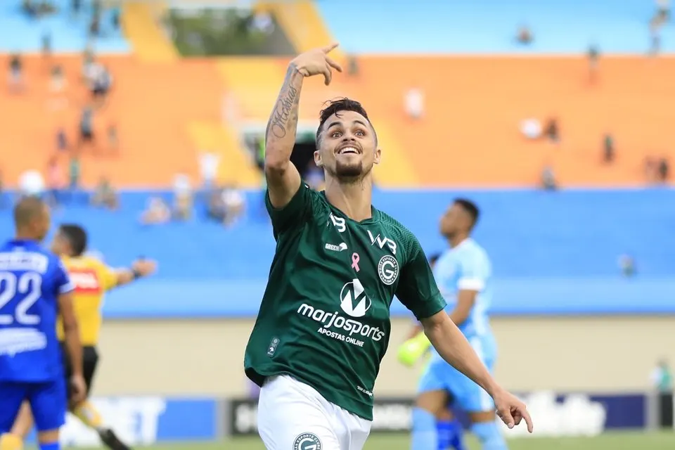 Michael deverá ser vendido em janeiro pelo Goiás, clubes seguem de olho no jogador