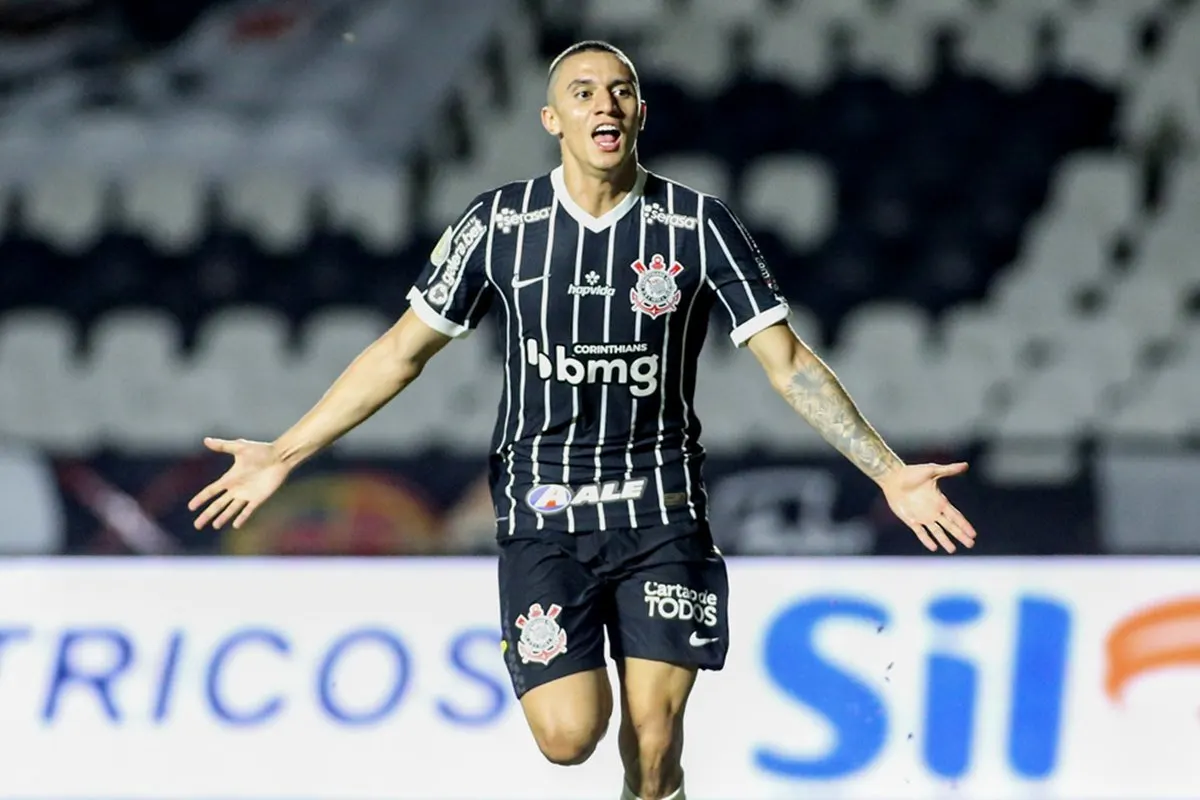 Mantuan ganhou chances no Corinthians após interesse europeu