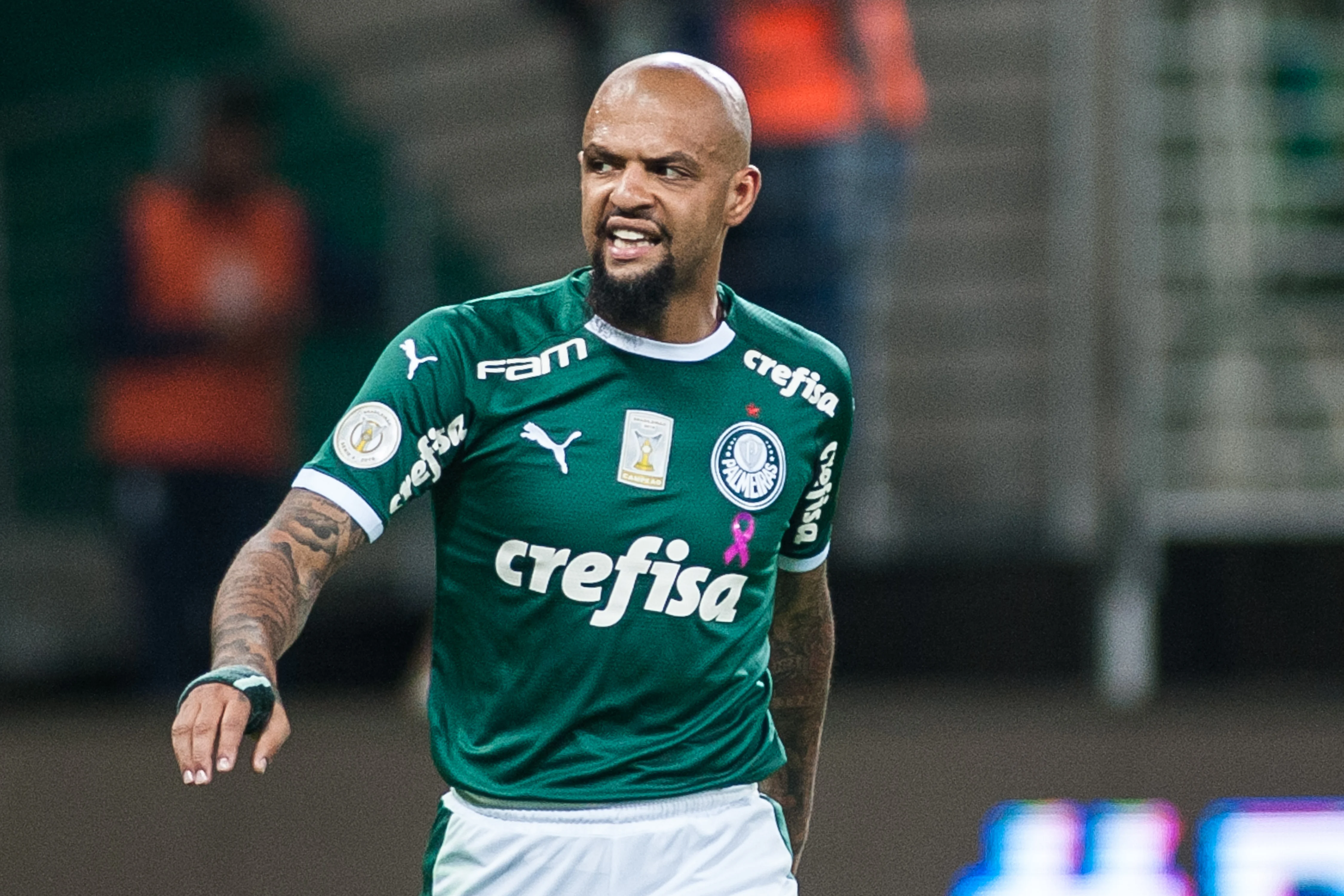 Felipe Melo é acusado de criar conta falsa para elogiar a si mesmo e criticar colegas e diretoria; confira