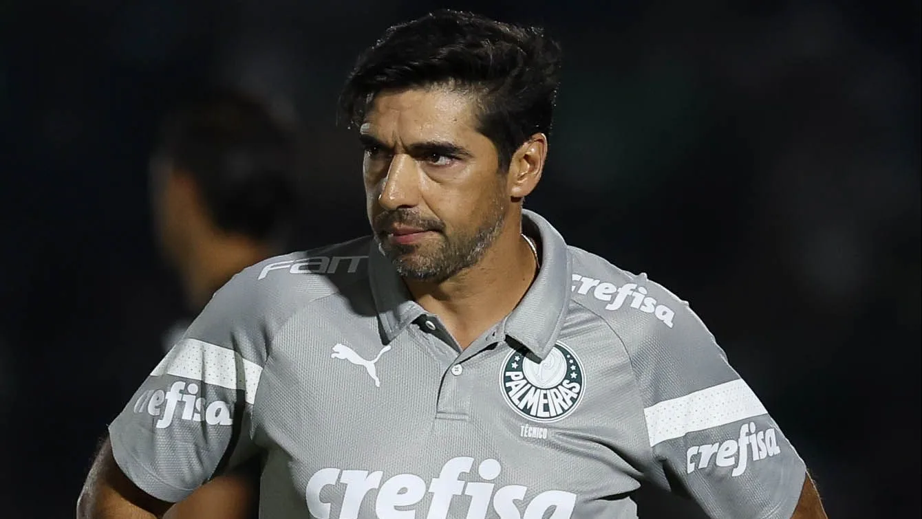 Palmeiras fecha contratação de craque e busca mais reforços solicitados por Abel