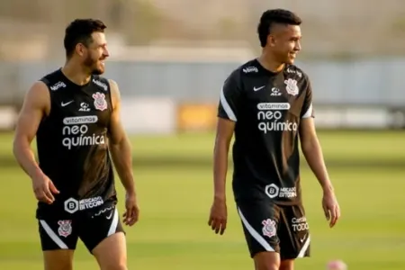 Cantillo e Giuliano ditaram o ritmo do meio-campo do Corinthians em 2021