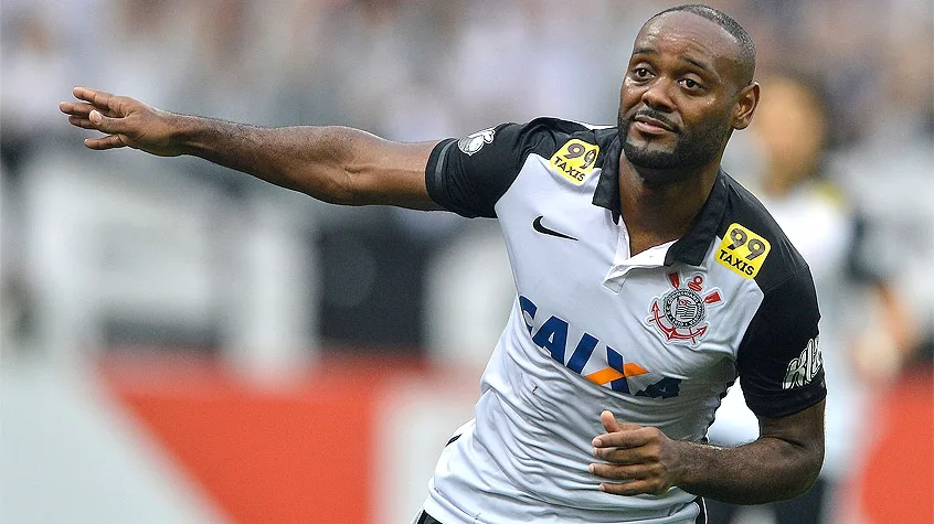 Somadas, carreiras de Boselli e Vagner Love superam os 500 gols