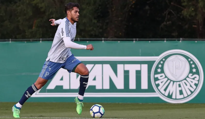 Até Nico Freire é opção: laterais são problema do Verdão contra o Grêmio