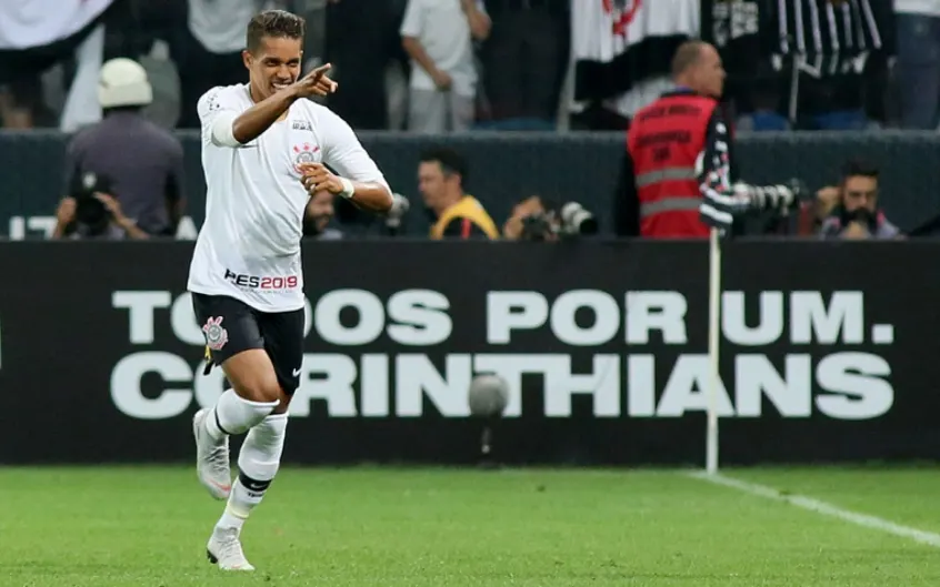 Em fase de lapidação, Pedrinho busca seu primeiro gol pelo Corinthians