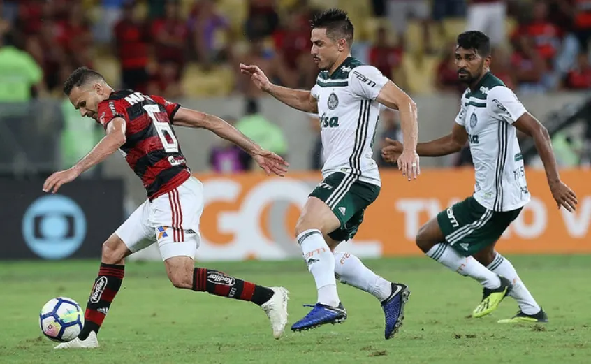 Pressão no campo adversário ajuda a explicar sucesso do Palmeiras no Brasileirão