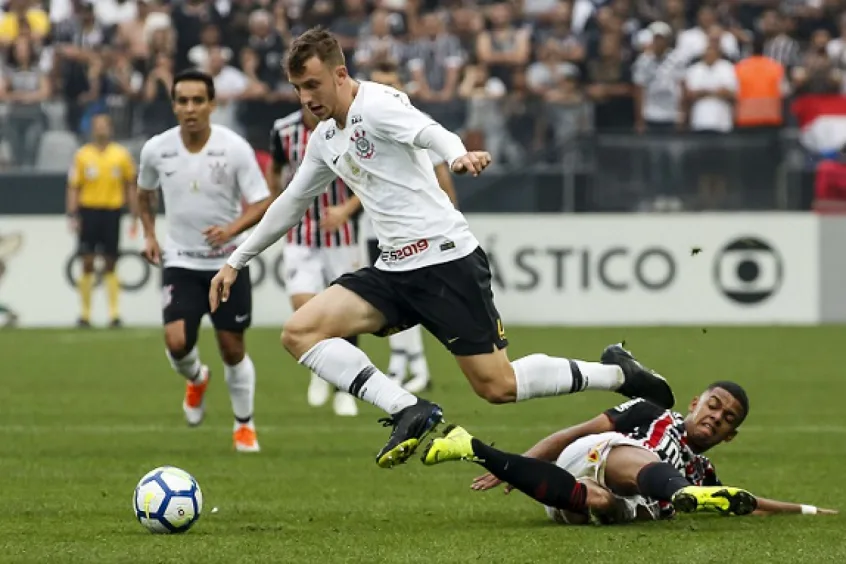 Depois de ser titular em clássico, Carlos desfalca o Corinthians e jogará pela Seleção sub-20