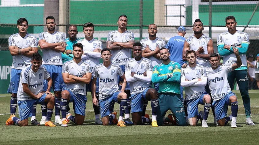 Palmeiras encerra preparação com rachão e bola parada