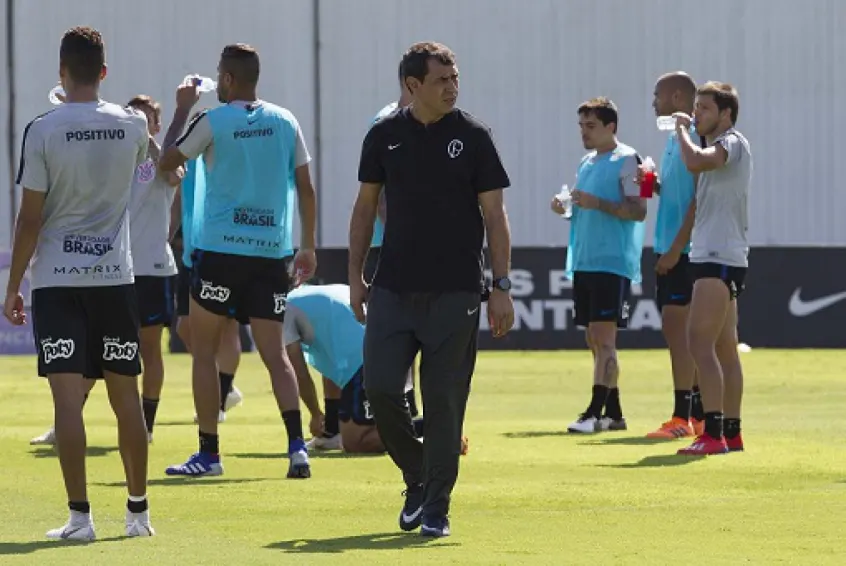 De olho em sequência de três campeonato, Corinthians adota cautela