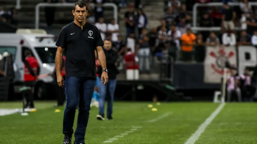 Vacinada no pós-clássico, Corinthians tenta manter concentração por vaga