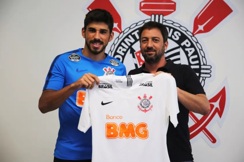 Méndez passa por intensivo sobre marcação e cabeceio no Corinthians