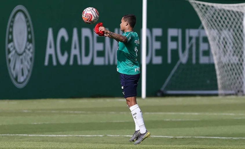 Garçom na temporada passada, Dudu dá primeira assistência do ano e segue na mira de Tite