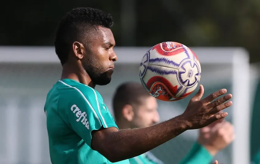 Palmeiras diz que pancada no joelho tirou Borja de viagem para Alagoas