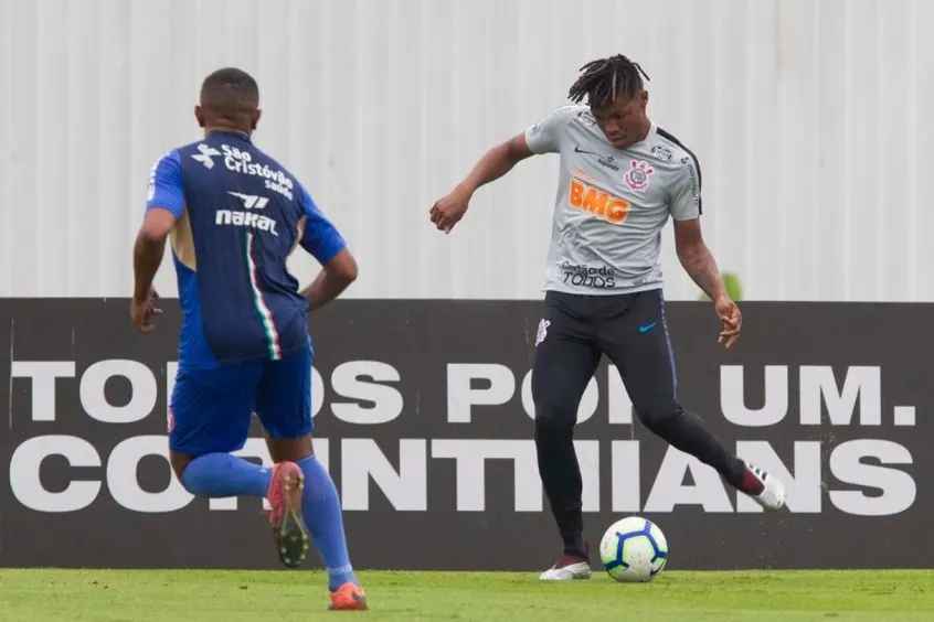 Matheus Jesus fará sua estreia como titular do Corinthians na quinta 