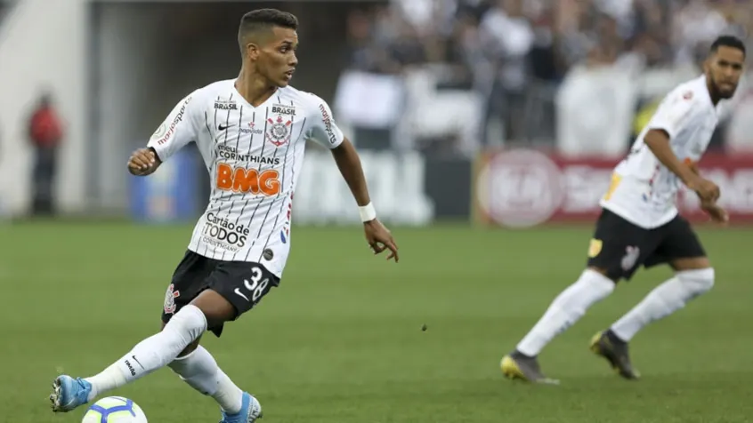 Pedrinho será reavaliado na sexta e gera preocupação no Corinthians 