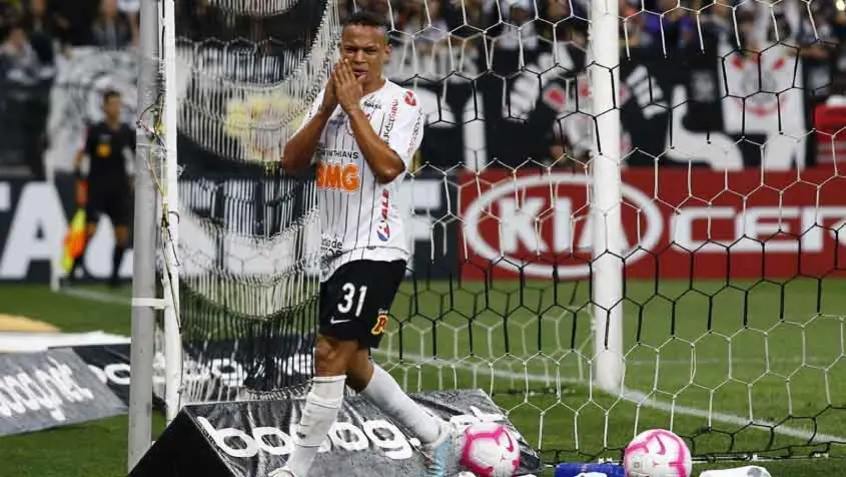 Corinthians obtém marcas negativas em duelo contra o Cruzeiro em Itaquera