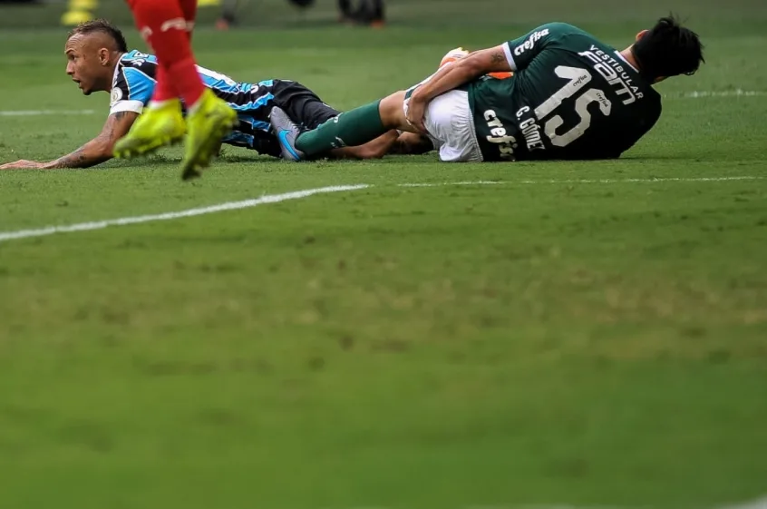 Gustavo Gómez tem lesão confirmada e inicia o tramamento no DM