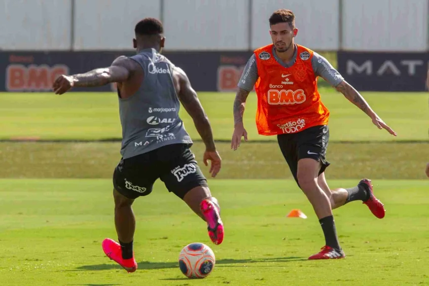 Pedro Henrique treina sem limitações na reapresentação do Corinthians