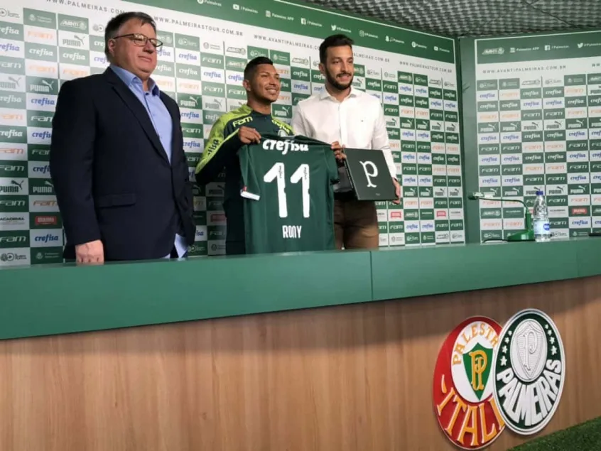 Apresentado oficialmente, Rony agradece paciência do Palmeiras por sua contratação: 