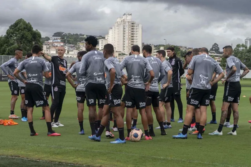 Timão joga para colocar em prática período extenso de treinamentos