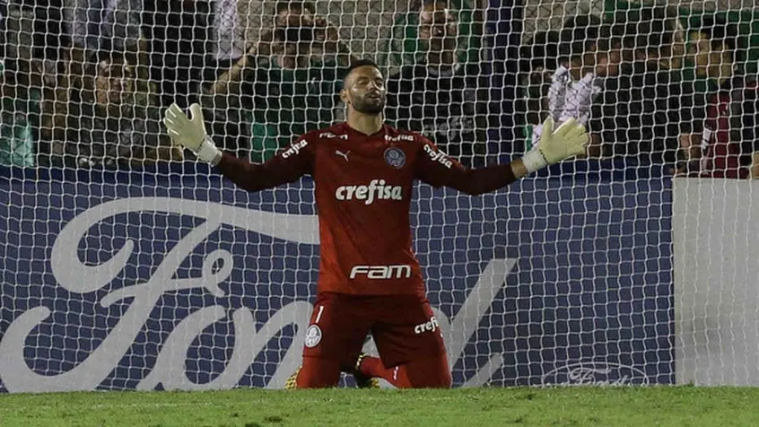 Weverton comemora indicação ao prêmio de melhor jogador da Libertadores: 