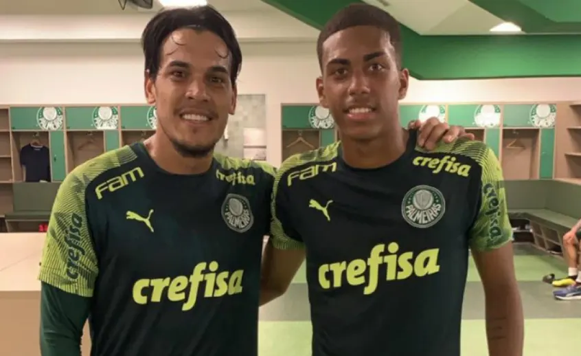 Filho de Narciso comemora primeiro treino com profissionais do Palmeiras