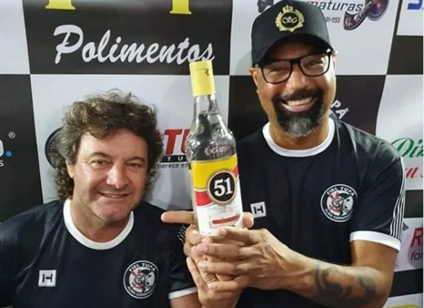 Campanha beneficente do Corinthians recebe Dinei em live nesta quinta-feira