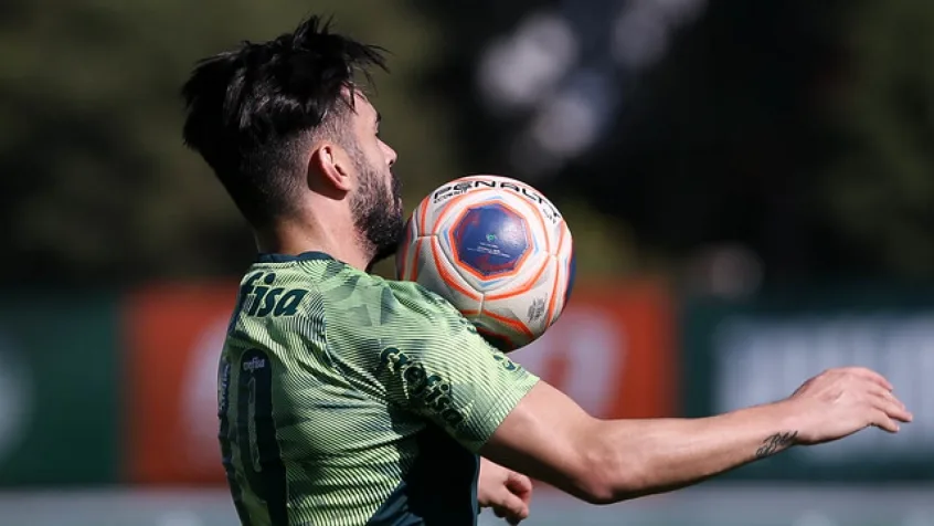 Bruno Henrique celebra volta à rotina com bola no Palmeiras: 