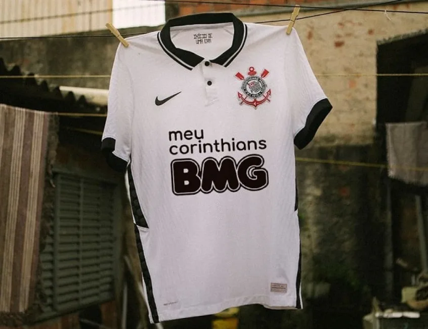 Banco BMG flexibiliza meta para trocar cor de logo na camisa do Corinthians