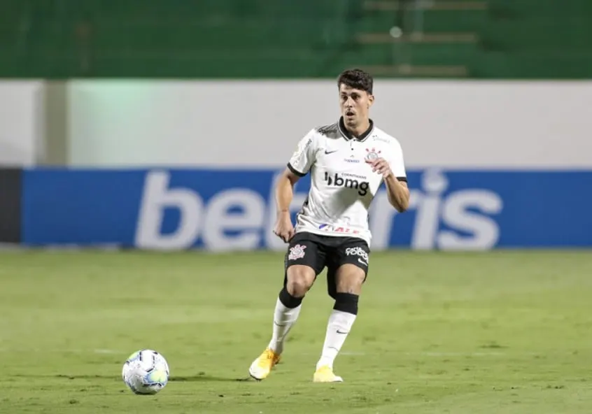 Com rescisão de Avelar, Corinthians pode ter saída de três zagueiros em uma semana