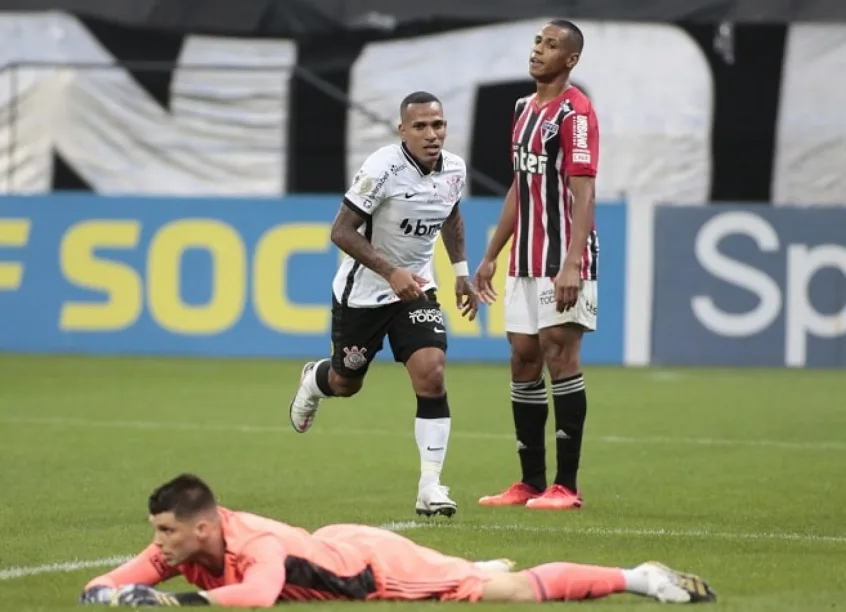 Otero reencontra algoz dos tempos de Galo pela primeira vez como jogador do Corinthians