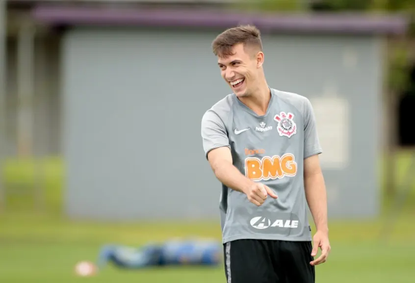 Sequência no Corinthians reforça titularidade de Lucas Piton em Dérbi pela semi do Paulistão